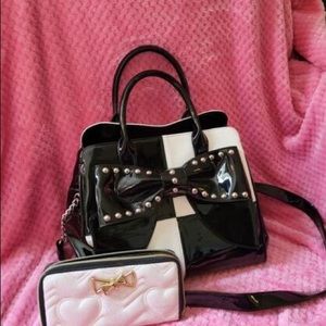 Betsey Johnson purse tote with optional crossbody